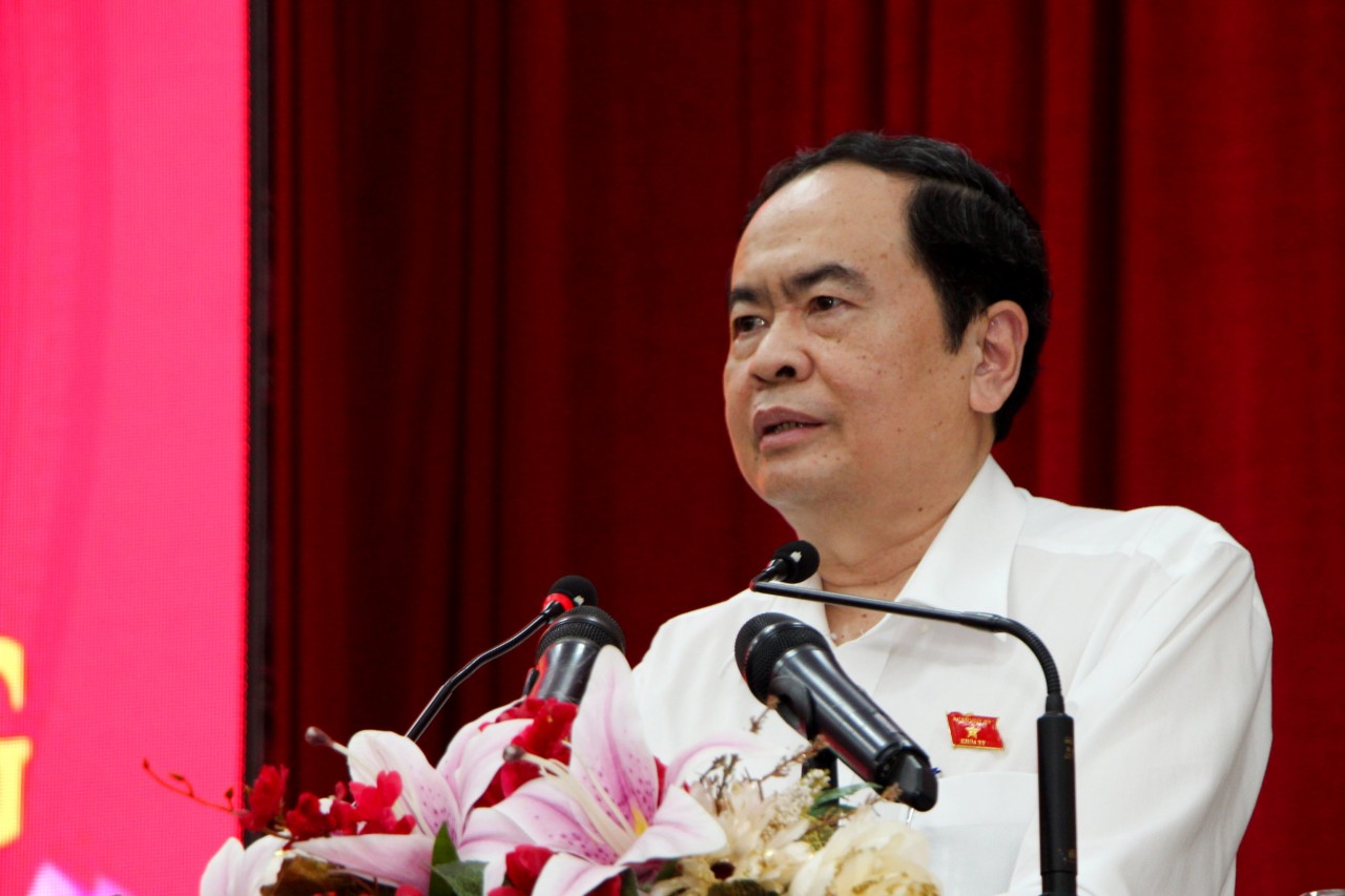 Tặng quà gia đình chính sách, người nghèo, gia đình khó khăn tại tỉnh Hậu Giang Tặng quà gia đình chính sách, người nghèo, gia đình khó khăn tại tỉnh Hậu Giang