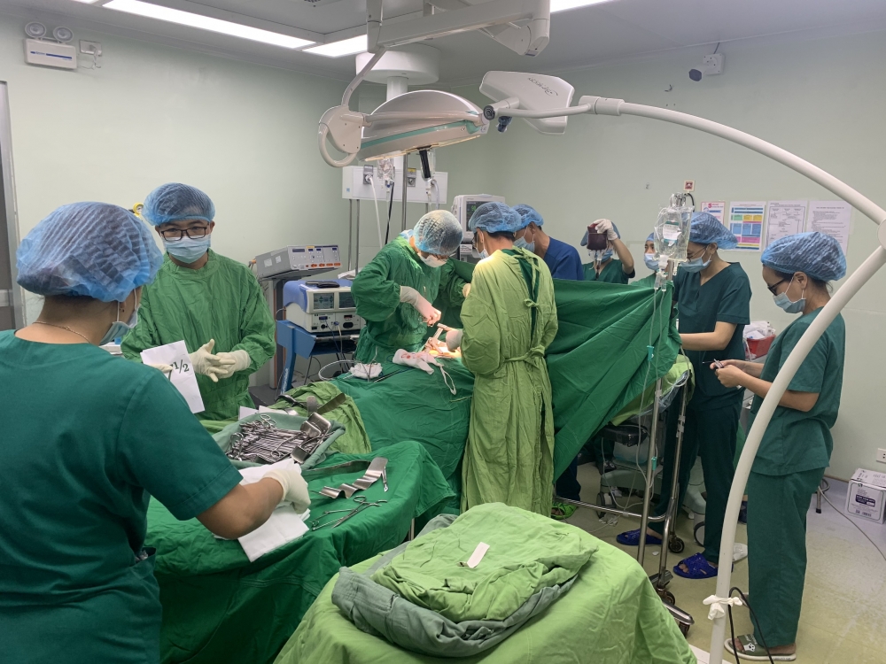 Cần Thơ: Cứu sống bệnh nhân dao đâm thấu tim nguy kịch, ngừng tim Cần Thơ: Cứu sống bệnh nhân dao đâm thấu tim nguy kịch, ngừng tim