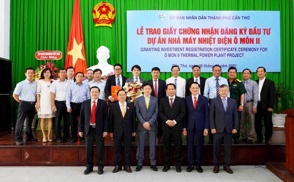 Cần Thơ: Trao Giấy chứng nhận đăng ký đầu tư dự án trị giá 1,3 tỷ USD Cần Thơ: Trao Giấy chứng nhận đăng ký đầu tư dự án trị giá 1,3 tỷ USD