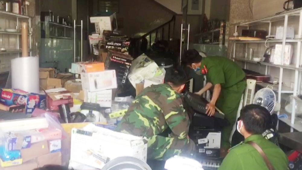 An Giang: Liên tiếp phát hiện 03 điểm tập kết số lượng lớn hàng hóa không rõ nguồn gốc An Giang: Liên tiếp phát hiện 03 điểm tập kết số lượng lớn hàng hóa không rõ nguồn gốc