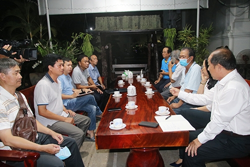 4 ca dương tính với COVID-19 về từ Anh, Đồng Tháp họp khẩn trong đêm 4 ca duong tinh voi covid 19 ve tu anh dong thap hop khan trong dem