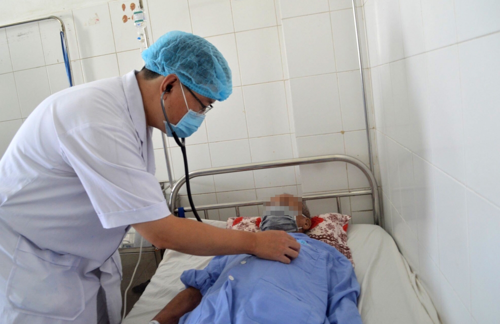 Cần Thơ: Phẫu thuật thành công cho 2 bệnh nhân trên 100 tuổi nhờ kỹ thuật ít xâm lấn Cần Thơ: Phẫu thuật thành công cho 2 bệnh nhân trên 100 tuổi nhờ kỹ thuật ít xâm lấn