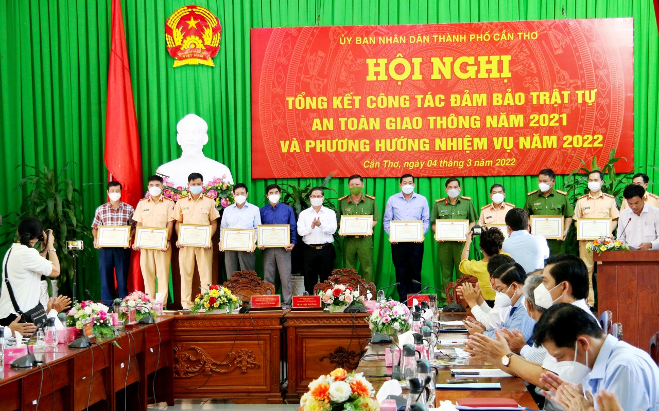 Cần Thơ đặt mục tiêu giảm tai nạn giao thông từ 5-10% trong năm 2022 Cần Thơ đặt mục tiêu giảm tai nạn giao thông từ 5-10% trong năm 2022