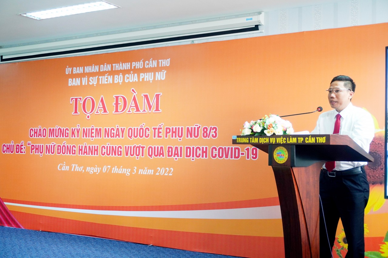 Phụ nữ Cần Thơ thể hiện vai trò quan trọng trong phòng chống dịch COVID-19 Phụ nữ Cần Thơ thể hiện vai trò quan trọng trong phòng chống dịch COVID-19