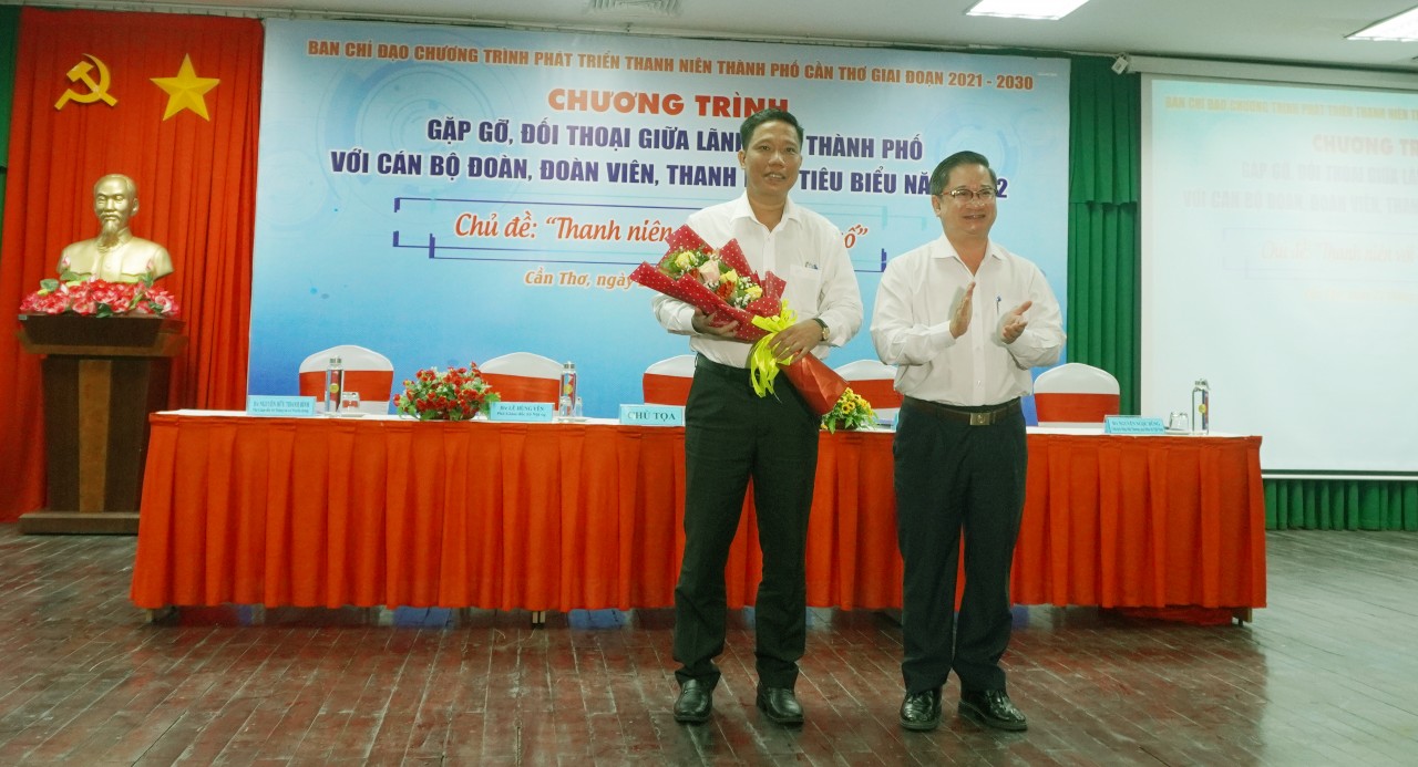 Cần Thơ đối thoại với đoàn viên, thanh niên về chuyển đổi số Cần Thơ đối thoại với đoàn viên, thanh niên về chuyển đổi số