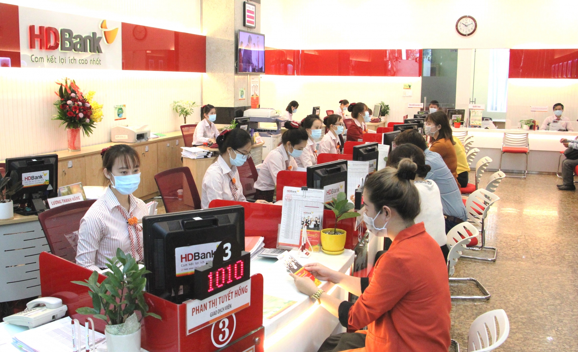 hdbank an han thoi gian tra no goc cua khach hang trong mua dich