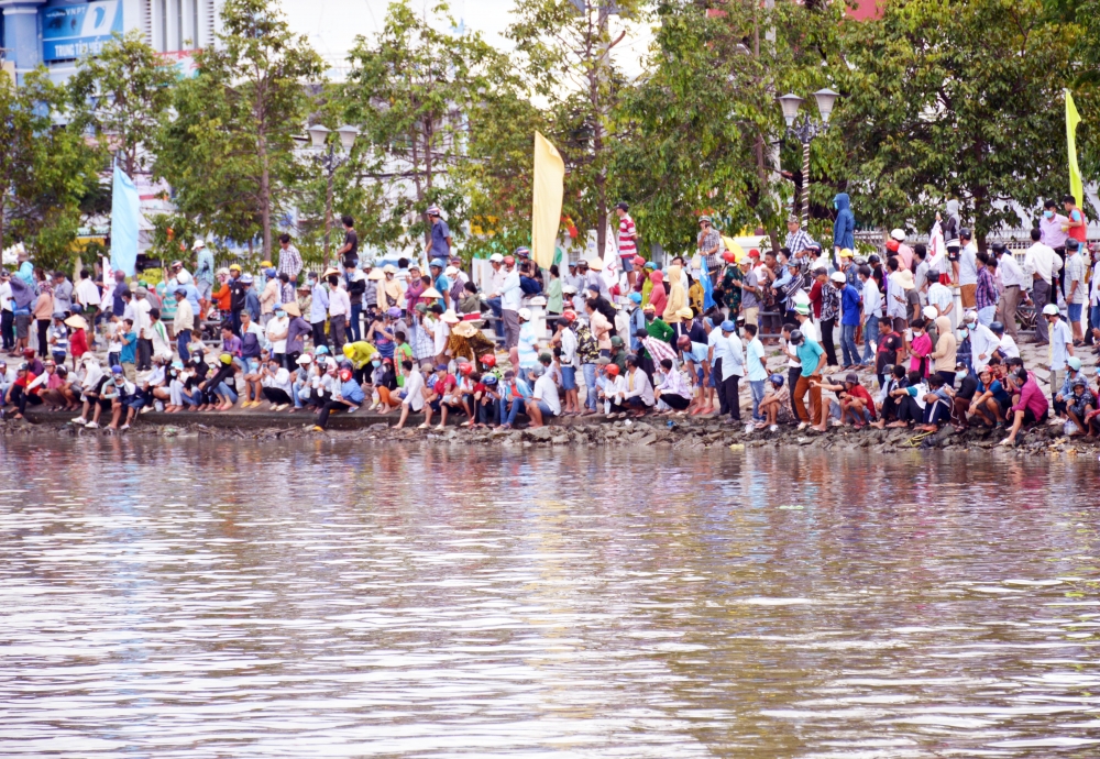 Cà Mau: Sôi nổi, hấp dẫn giải đua vỏ lãi Composite Cà Mau: Sôi nổi, hấp dẫn giải đua vỏ lãi Composite