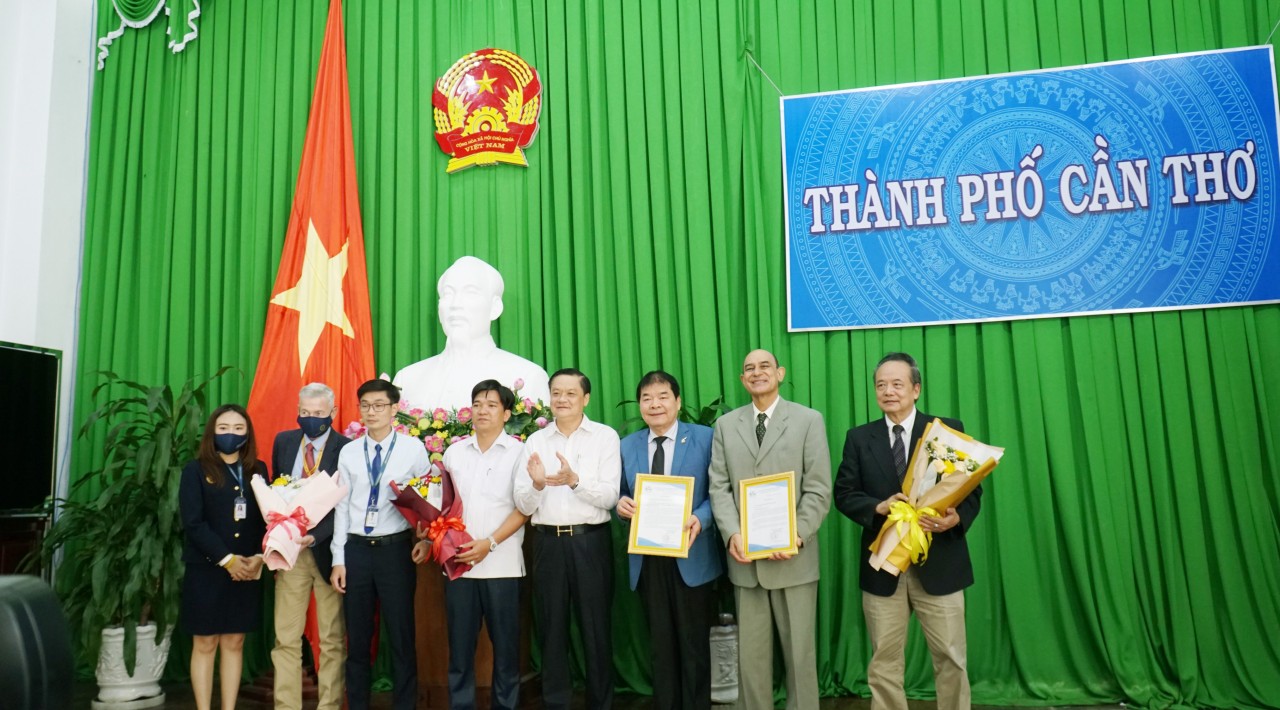 Tập đoàn Phát triển Giáo dục APU hỗ trợ hơn 350 suất học bổng cho học sinh, sinh viên Cần Thơ Tập đoàn Phát triển Giáo dục APU hỗ trợ hơn 350 suất học bổng cho học sinh, sinh viên Cần Thơ