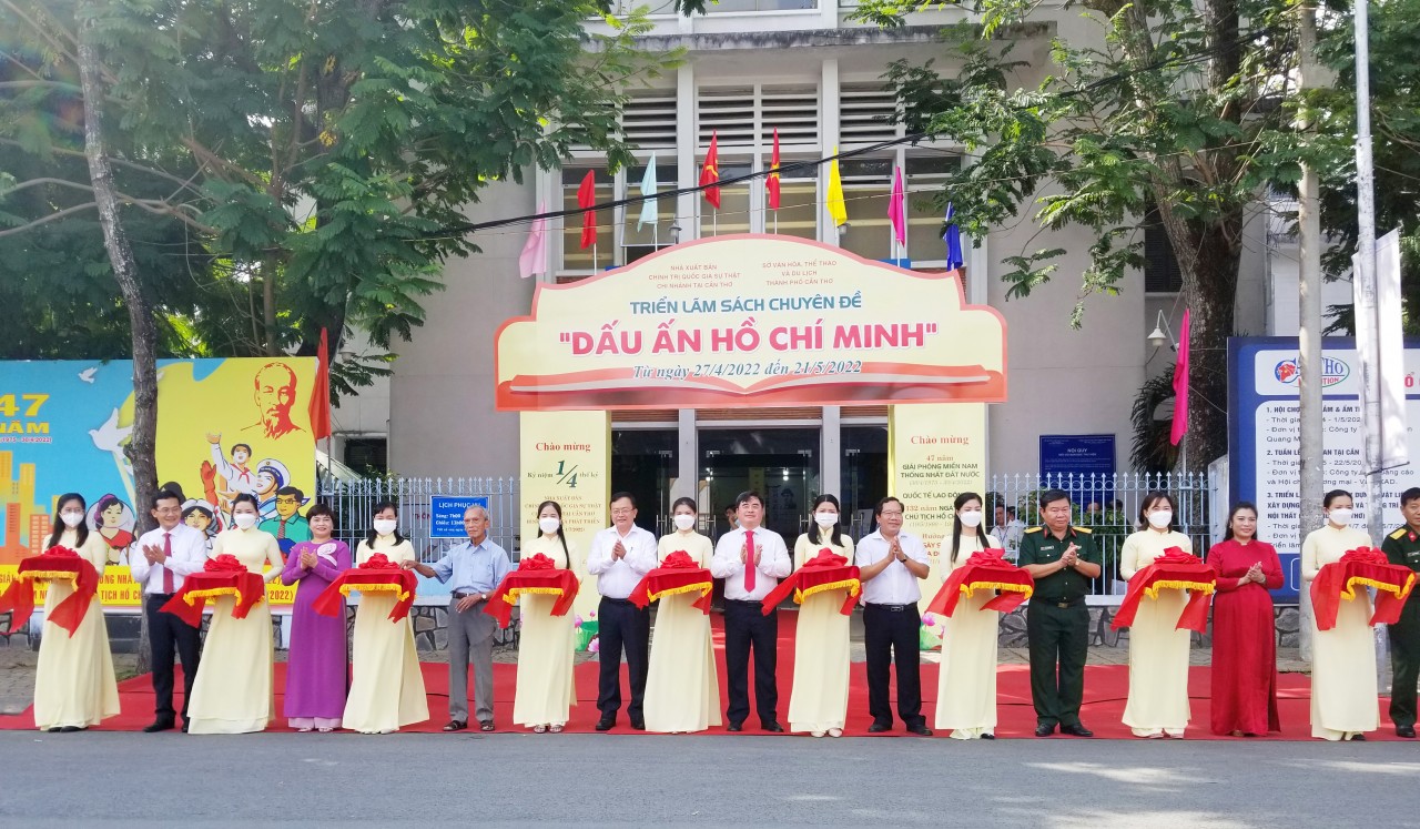 Cần Thơ: khai mạc triển lãm sách chuyên đề “Dấu ấn Hồ Chí Minh” Cần Thơ: khai mạc triển lãm sách chuyên đề “Dấu ấn Hồ Chí Minh”
