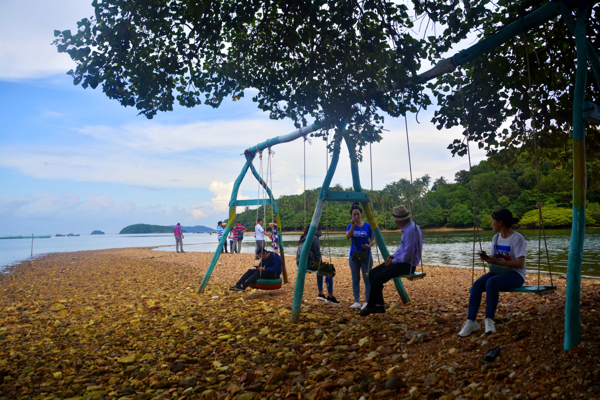 Khám phá vẻ đẹp kiêu sa Ba Hòn Đầm - Kiên Giang kham pha ve dep kieu sa ba hon dam kien giang