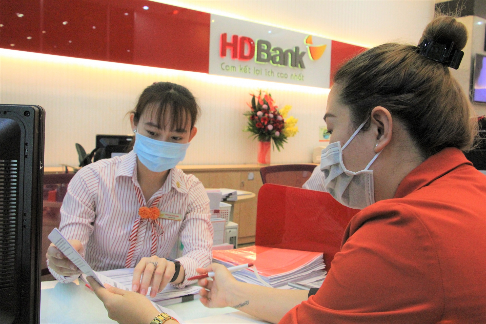 HDBank miễn các loại phí cho khách hàng gửi tiết kiệm hdbank mien cac loai phi cho khach hang gui tiet kiem