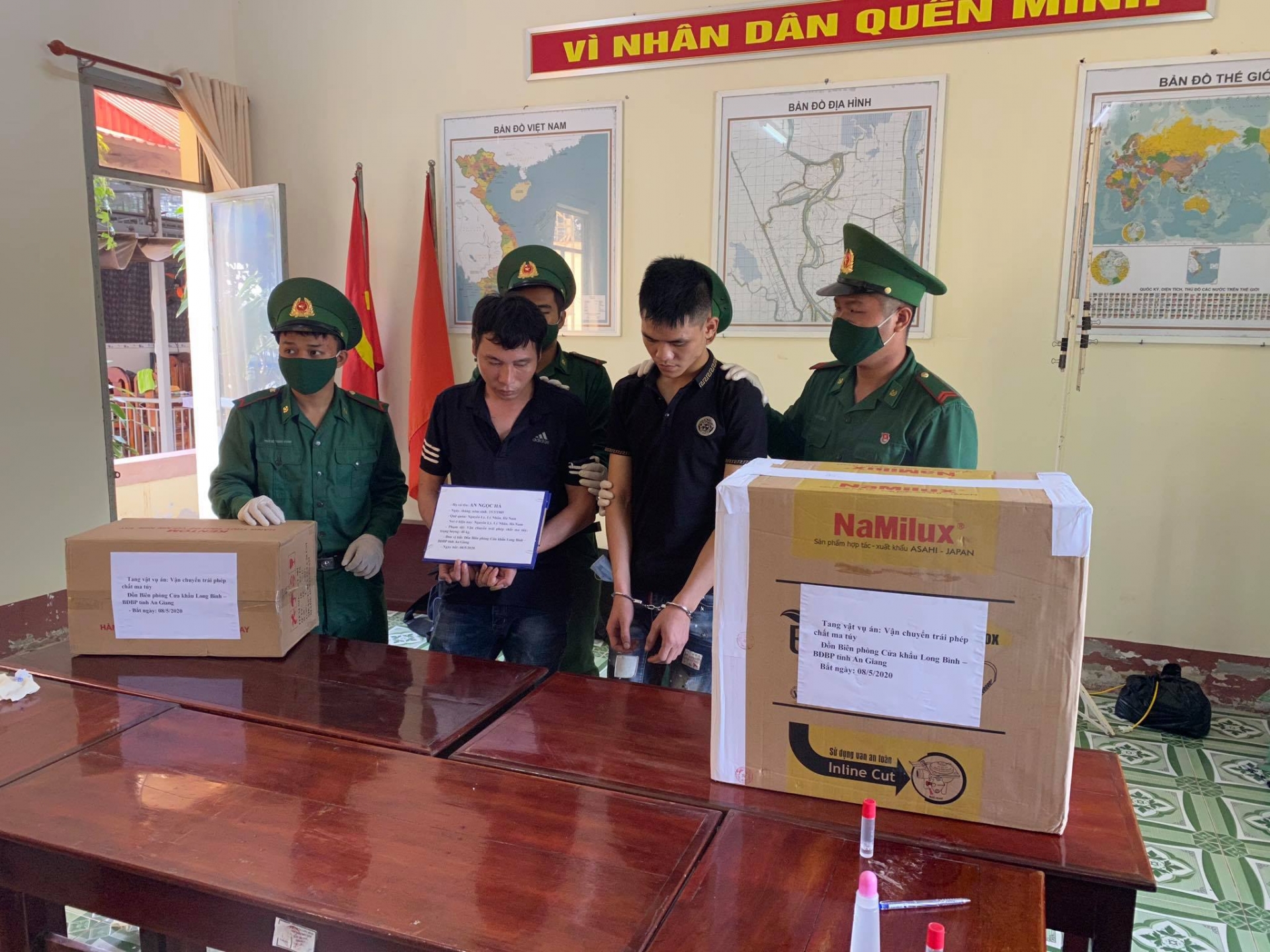 Bộ đội Biên phòng tỉnh An Giang bắt giữ 02 đối tượng vận chuyển 40 kg ma túy đá bo doi bien phong tinh an giang bat giu 02 doi tuong van chuyen 40 kg ma tuy da