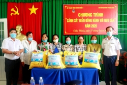 dich covid 19 cap doi viet dam cuoi o my hai ho mac dep chung kien qua tivi
