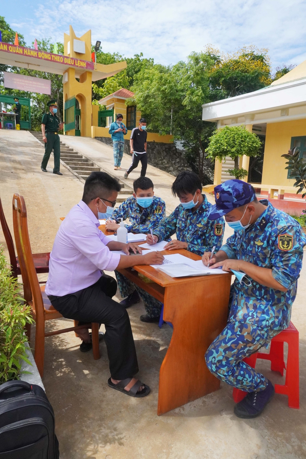 Cà Mau: Cử tri đảo Hòn Khoai, Hòn Chuối háo hức đi bầu cử sớm