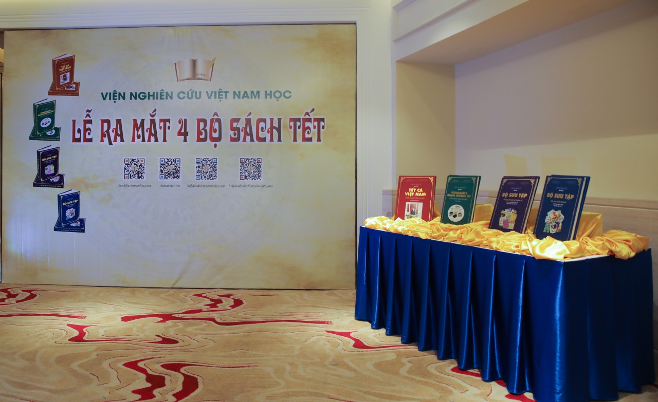 Viện Nghiên cứu Việt Nam học ra mắt 4 Bộ sách phác họa Tết của người Việt tại TP Hồ Chí Minh Viện Nghiên cứu Việt Nam học ra mắt 4 Bộ sách phác họa Tết của người Việt tại TP Hồ Chí Minh