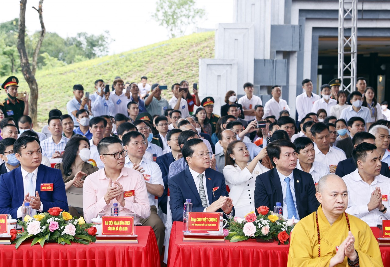 Sovico và HDBank trao tặng kinh phí xây dựng 100 căn nhà tình nghĩa cho tỉnh Điện Biên