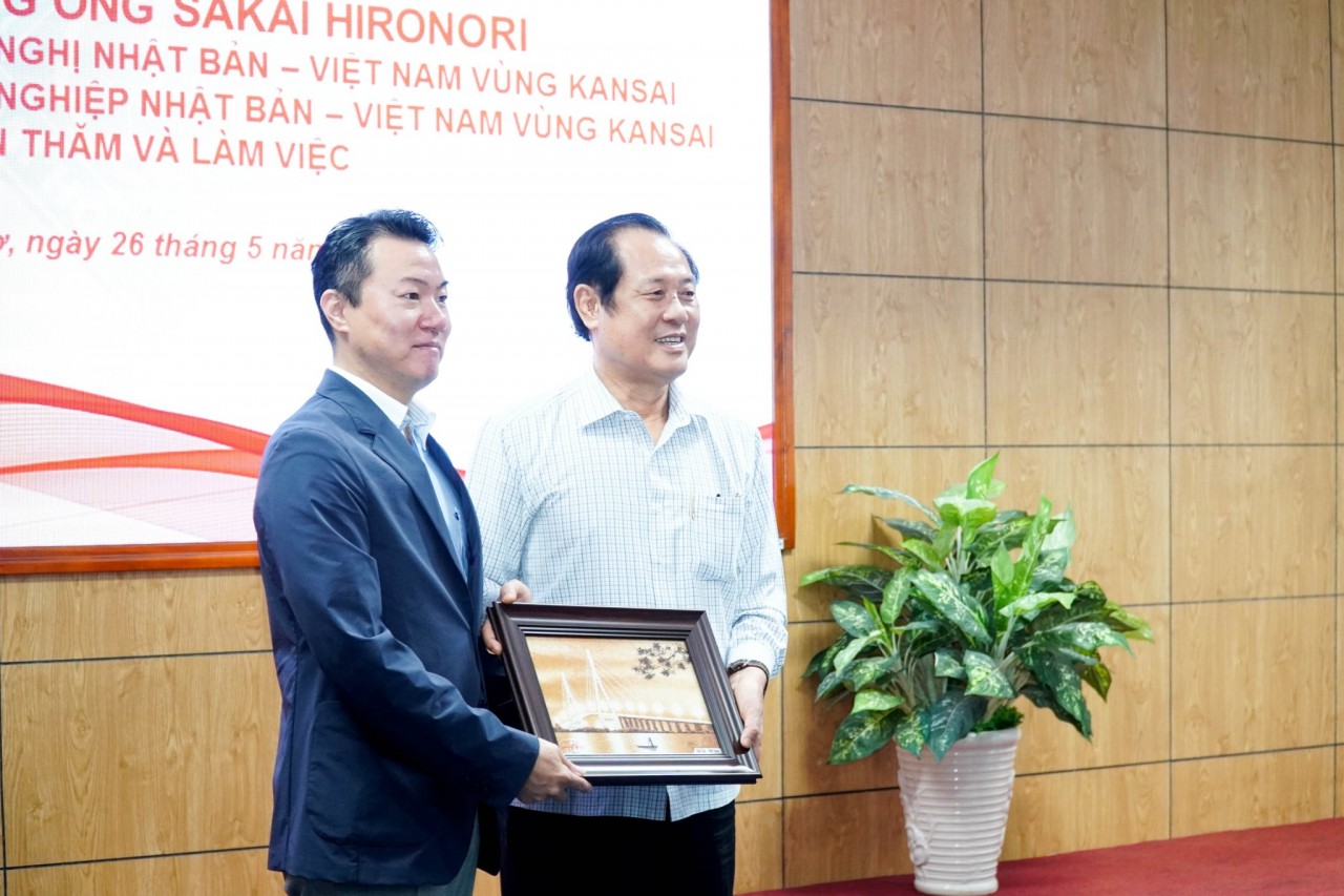 Cần Thơ đẩy mạnh quan hệ hợp tác hữu nghị với vùng Kansai (Nhật Bản) Cần Thơ đẩy mạnh quan hệ hợp tác hữu nghị với vùng Kansai (Nhật Bản)