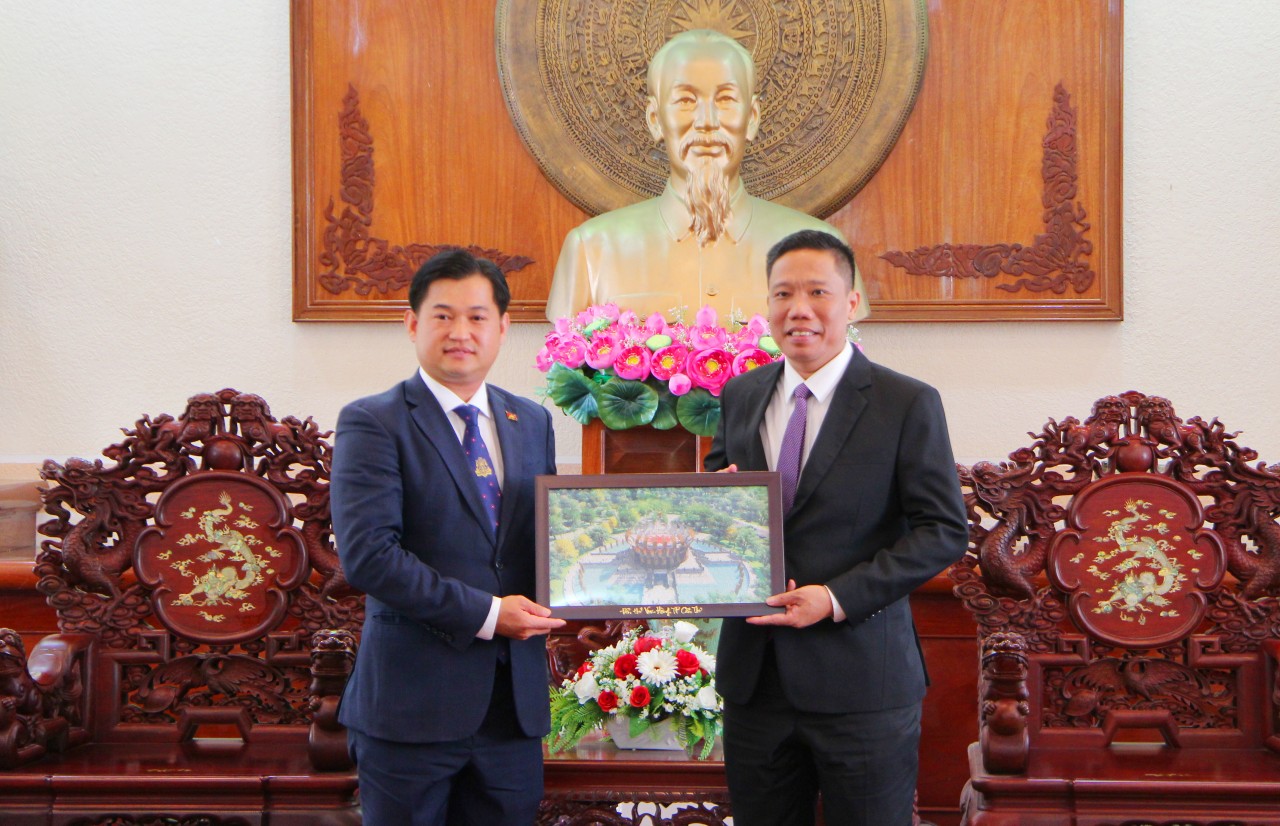 Lãnh đạo TP Cần Thơ tiếp Tổng Lãnh sự Vương quốc Campuchia tại TP Hồ Chí Minh Lãnh đạo TP Cần Thơ tiếp Tổng Lãnh sự Vương quốc Campuchia tại TP Hồ Chí Minh