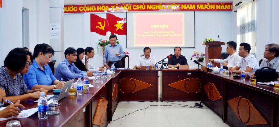 Bí thư, Chủ tịch Phú Quốc: Ngập lụt cục bộ, không ngập toàn đảo bi thu chu tich phu quoc ngap lut cuc bo khong ngap toan dao