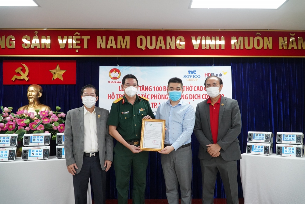 Tập đoàn Sovico và HDBank tặng 100 máy thở hiện đại cho TP. Hồ Chí Minh Tập đoàn Sovico và HDBank tặng 100 máy thở hiện đại cho TP. Hồ Chí Minh