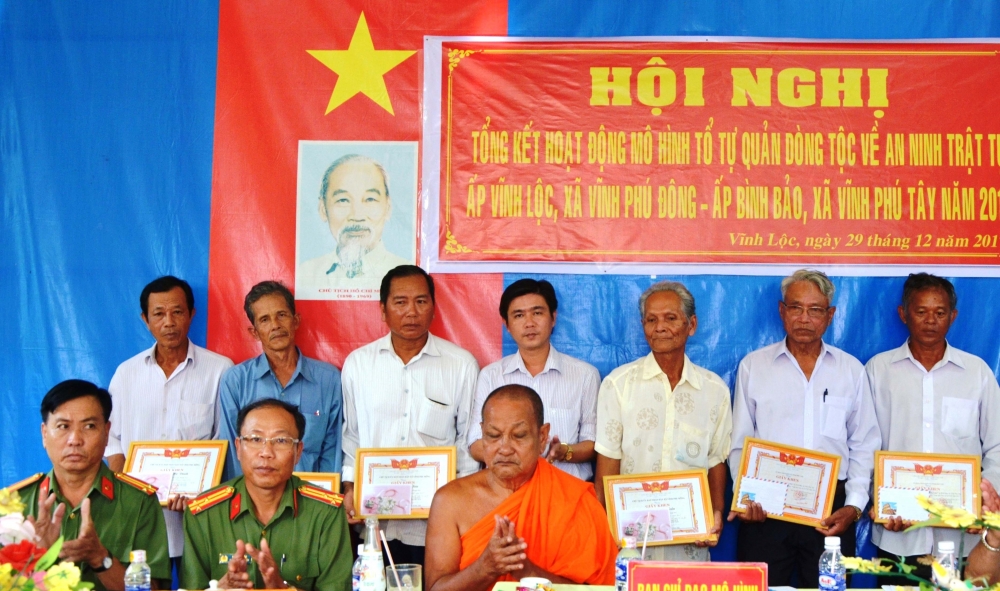 Bạc Liêu: Người có uy tín trong đồng bào Khmer chung tay giữ gìn bình yên phum sóc Bạc Liêu: Người có uy tín trong đồng bào Khmer chung tay giữ gìn bình yên phum sóc