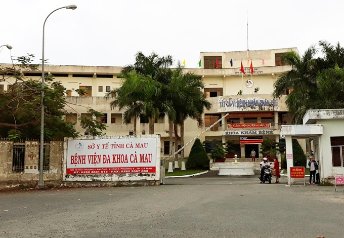 ca mau co gan 150 bac sy nghi viec o benh vien cong