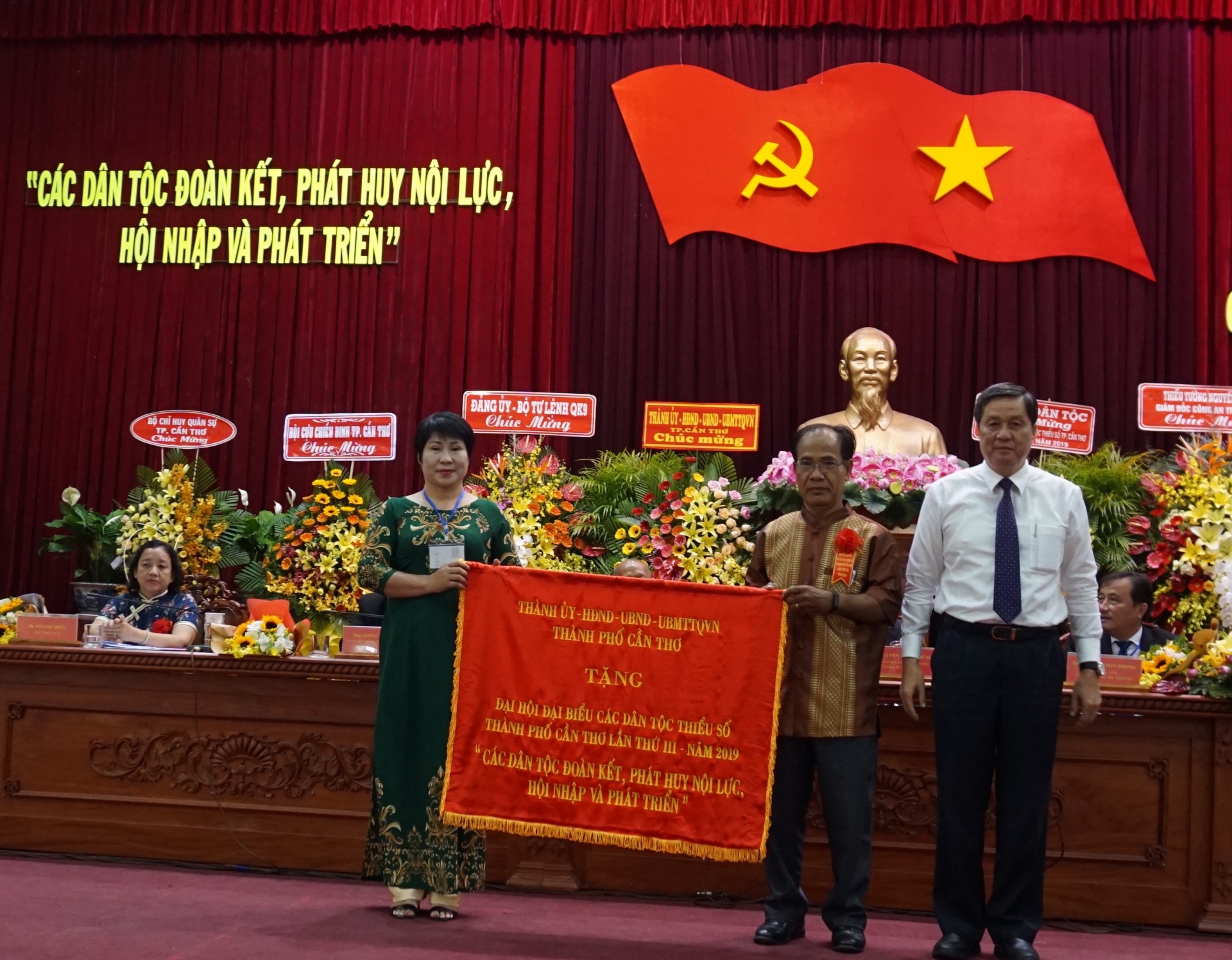 Địa phương đầu tiên khu vực Tây Nam Bộ tổ chức Đại hội dân tộc thiểu số dia phuong dau tien khu vuc tay nam bo to chuc dai hoi dan toc thieu so