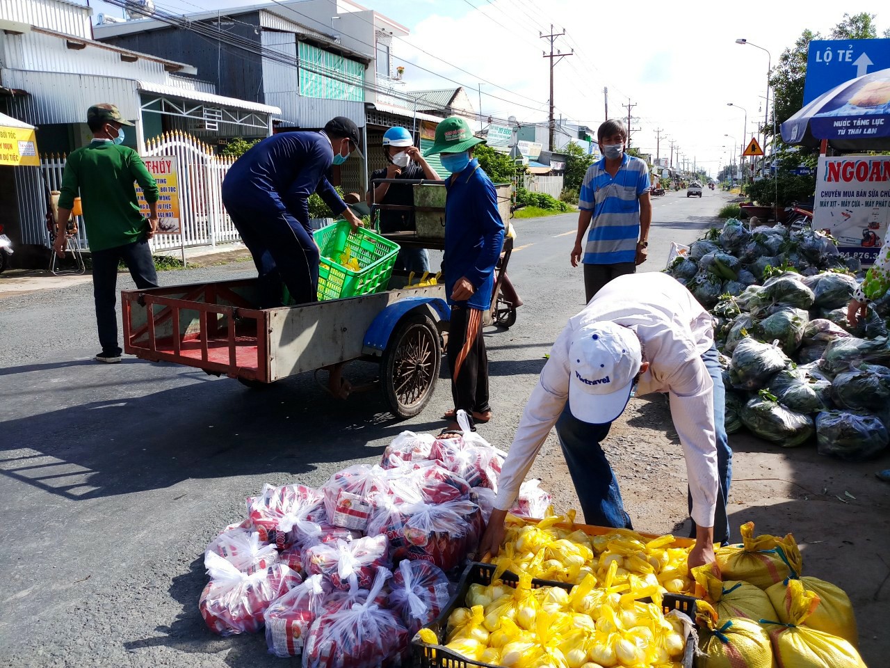 Liên hiệp Cần Thơ đồng hành cùng chính quyền cơ sở trong công tác phòng, chống dịch COVID-19 Liên hiệp Cần Thơ đồng hành cùng chính quyền cơ sở trong công tác phòng, chống dịch COVID-19
