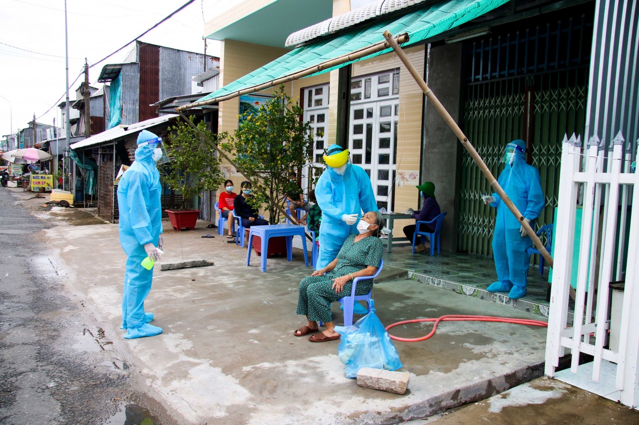 Cần Thơ triển khai xét nghiệm thần tốc trên diện rộng
