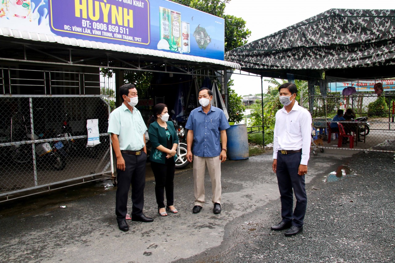 Liên hiệp Cần Thơ trao tặng vật tư y tế cho lực lượng phòng, chống dịch COVID-19 Liên hiệp Cần Thơ trao tặng vật tư y tế cho lực lượng phòng, chống dịch COVID-19