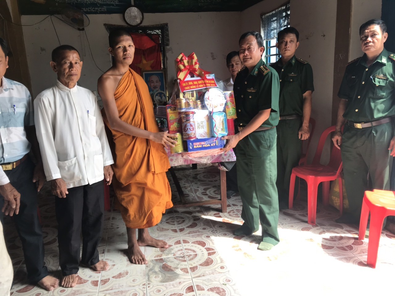 Bộ đội Biên phòng An Giang đồng hành cùng đồng bào dân tộc Khmer vùng biên giới Bộ đội Biên phòng An Giang đồng hành cùng đồng bào dân tộc Khmer vùng biên giới
