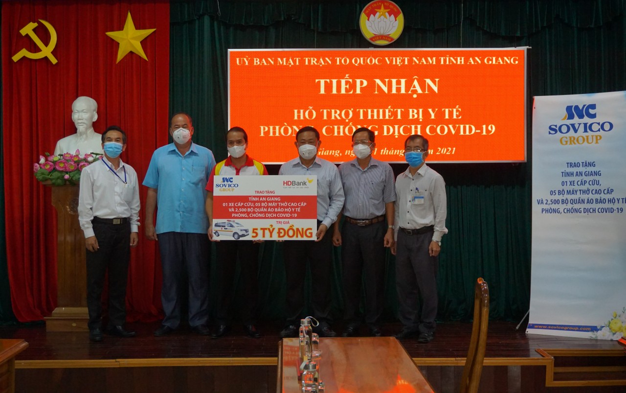 Tập đoàn Sovico và HDBank tiếp tục tặng xe cứu thương, máy thở và thiết bị y tế cho tỉnh An Giang Tập đoàn Sovico và HDBank tiếp tục tặng xe cứu thương, máy thở và thiết bị y tế cho tỉnh An Giang