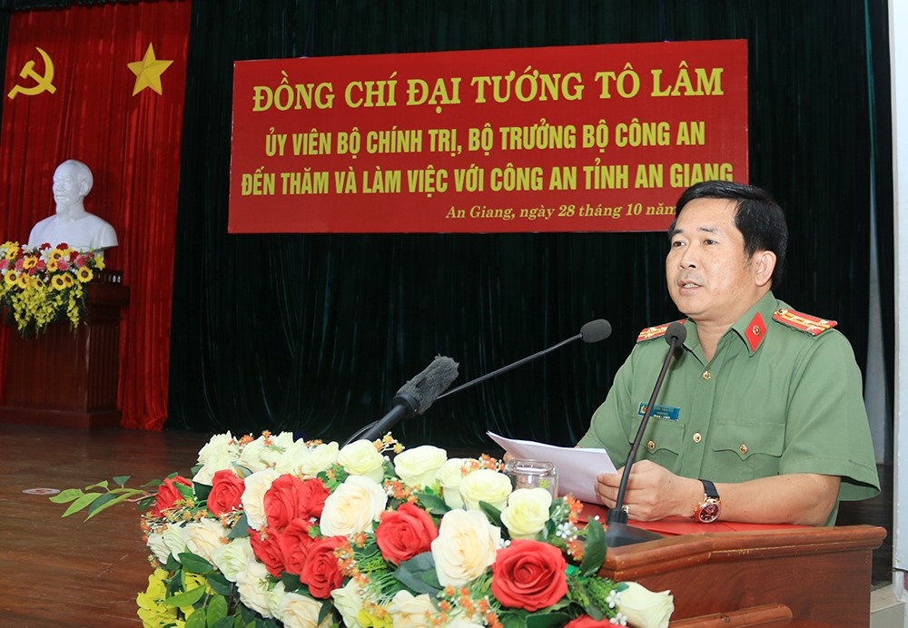 Bộ trưởng Tô Lâm đến thăm và làm việc với Công an tỉnh An Giang Bộ trưởng Tô Lâm đến thăm và làm việc với Công an tỉnh An Giang