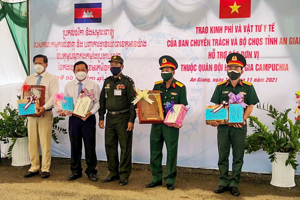 An Giang: Hỗ trợ kinh phí, vật tư y tế phòng, chống dịch Covid-19 cho Campuchia An Giang: Hỗ trợ kinh phí, vật tư y tế phòng, chống dịch Covid-19 cho Campuchia
