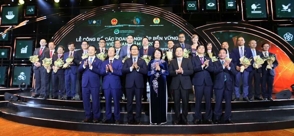 HDBank tiếp tục lọt top 10 doanh nghiệp bền vững của năm HDBank tiếp tục lọt top 10 doanh nghiệp bền vững của năm