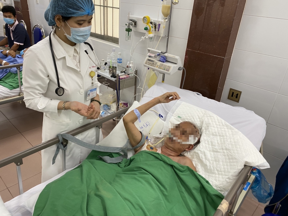 Cứu sống 2 bệnh nhân xuất huyết não do vỡ túi phình nguy kịch tại Cần Thơ Cứu sống 2 bệnh nhân xuất huyết não do vỡ túi phình nguy kịch tại Cần Thơ