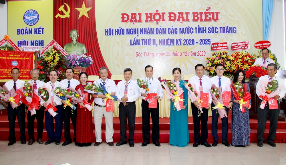 Ông Trần Phước Vĩnh được bầu giữ chức Chủ tịch Liên hiệp các tổ chức hữu nghị tỉnh Sóc Trăng Ông Trần Phước Vĩnh được bầu giữ chức Chủ tịch Liên hiệp các tổ chức hữu nghị tỉnh Sóc Trăng