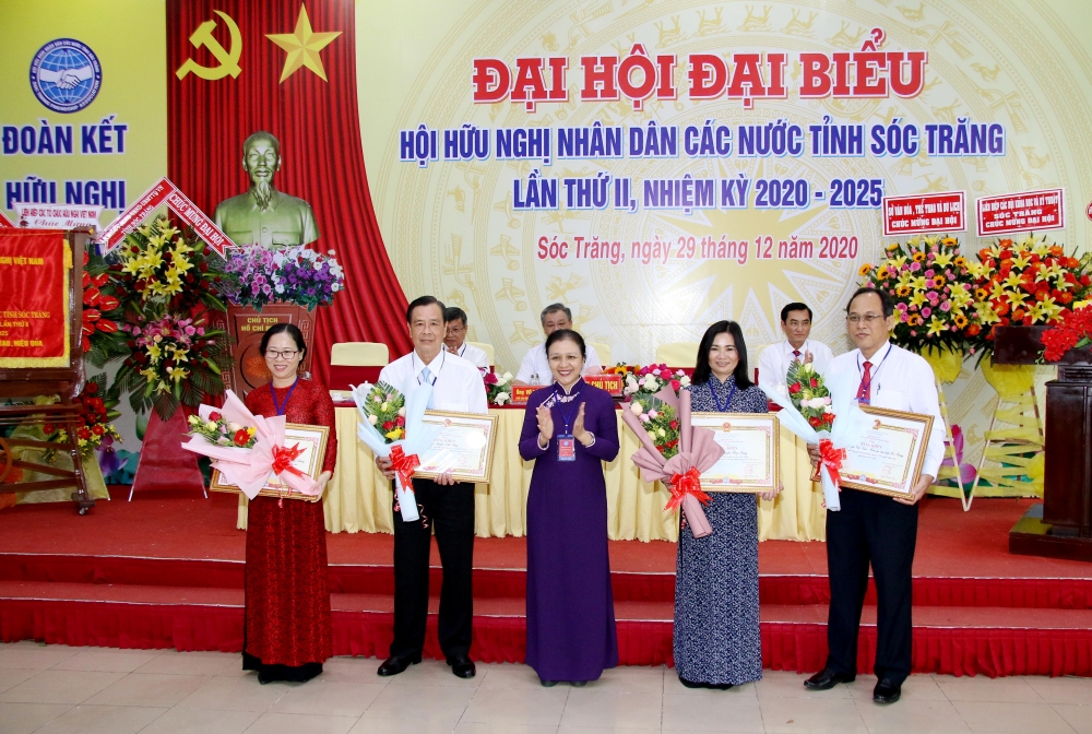 Ông Trần Phước Vĩnh được bầu giữ chức Chủ tịch Liên hiệp các tổ chức hữu nghị tỉnh Sóc Trăng Ông Trần Phước Vĩnh được bầu giữ chức Chủ tịch Liên hiệp các tổ chức hữu nghị tỉnh Sóc Trăng