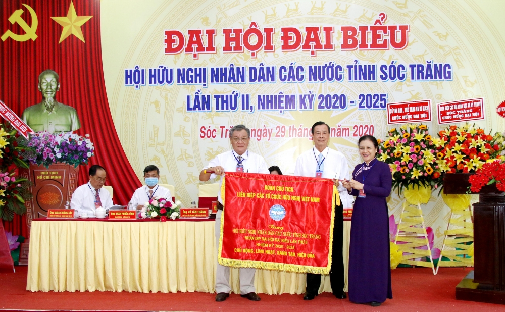 Ông Trần Phước Vĩnh được bầu giữ chức Chủ tịch Liên hiệp các tổ chức hữu nghị tỉnh Sóc Trăng Ông Trần Phước Vĩnh được bầu giữ chức Chủ tịch Liên hiệp các tổ chức hữu nghị tỉnh Sóc Trăng