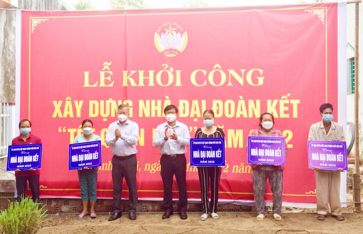 Cần Thơ: Khởi công 30 nhà Đại đoàn kết cho người nghèo dịp Tết Quân - Dân 2022 Cần Thơ: Khởi công 30 nhà Đại đoàn kết cho người nghèo dịp Tết Quân - Dân 2022