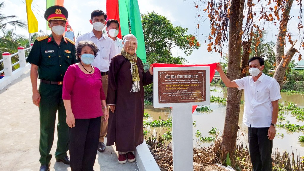Khánh thành cầu giao thông nông thôn do Liên hiệp Kiên Giang vận động tài trợ Khánh thành cầu giao thông nông thôn do Liên hiệp Kiên Giang vận động tài trợ