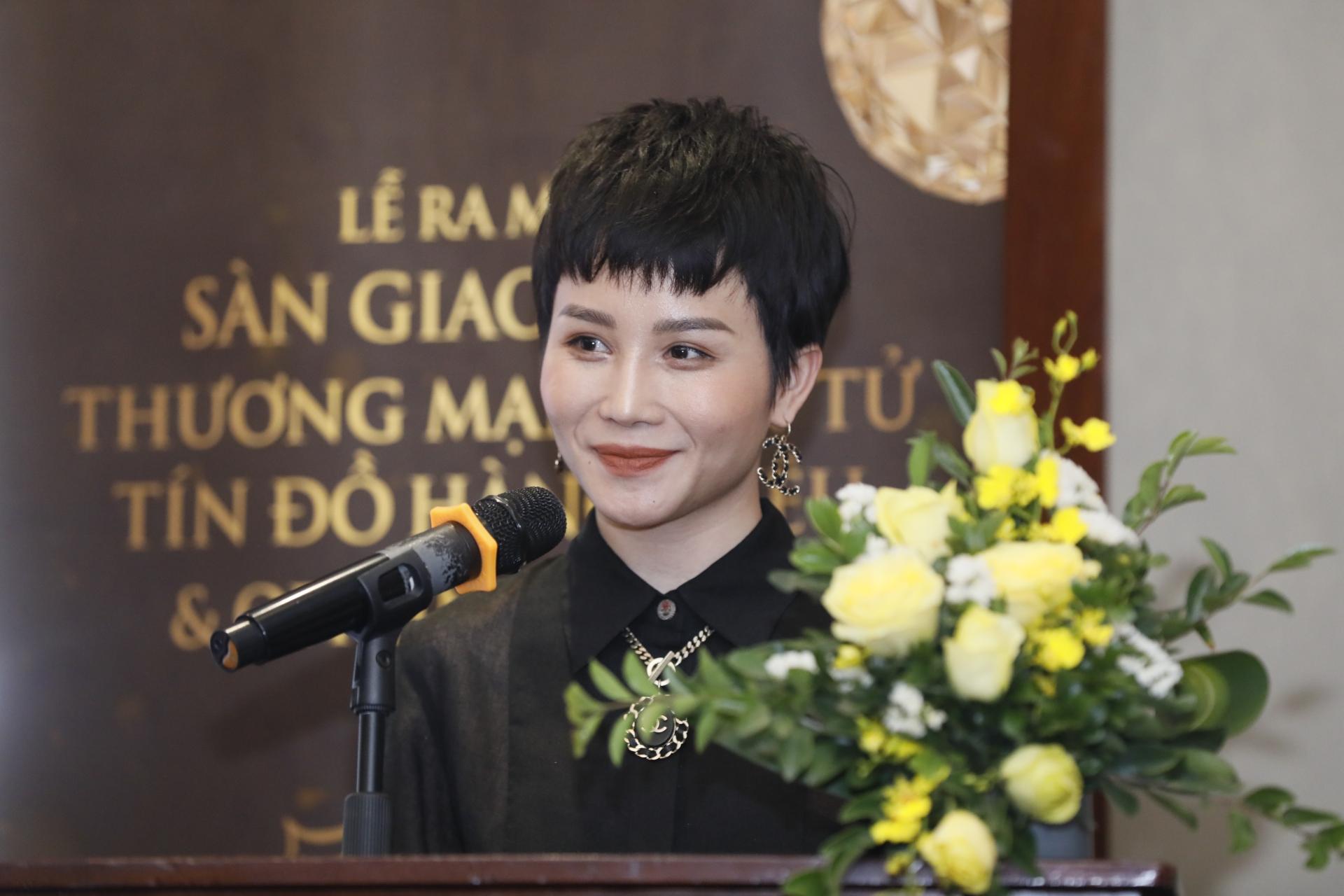 Thêm ứng dụng thương mại điện tử dành cho "Tín đồ hàng hiệu" ra mat san giao dich thuong mai dien tu tin do hang hieu