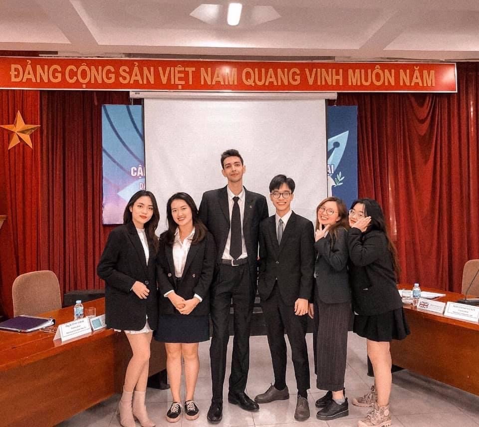 Rufino Aybar - Hanoi-based TikToker and Secrets to 2.6 Million Followers Rufino Aybar - Hanoi-based TikToker and Secrets to 2.6 Million Followers
