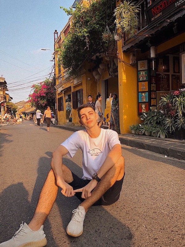 Rufino Aybar - Hanoi-based TikToker and Secrets to 2.6 Million Followers Rufino Aybar - Hanoi-based TikToker and Secrets to 2.6 Million Followers
