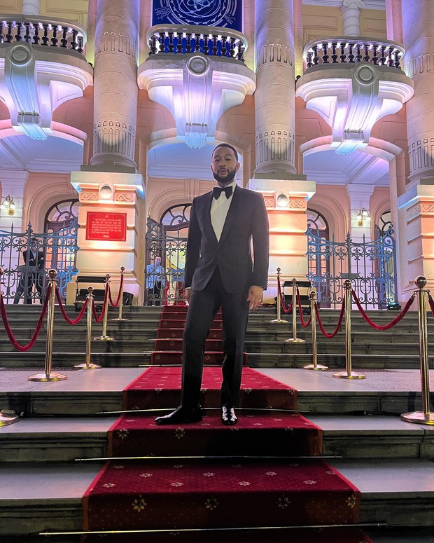 All of John Legend Loves All of Hanoi: Pagodas and Egg Coffee Included! All of John Legend Loves All of Hanoi: Pagodas and Egg Coffee Included!