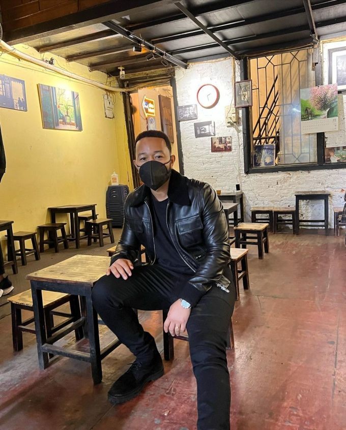 All of John Legend Loves All of Hanoi: Pagodas and Egg Coffee Included! All of John Legend Loves All of Hanoi: Pagodas and Egg Coffee Included!