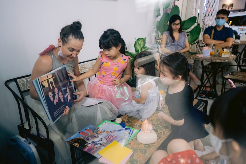 Expats Press Pause on Tet Traveling Expats Press Pause on Tet Traveling