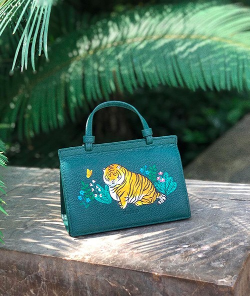 Tet Fashion in 2022: Tiger Motifs Fever Tet Fashion in 2022: Tiger Motifs Fever