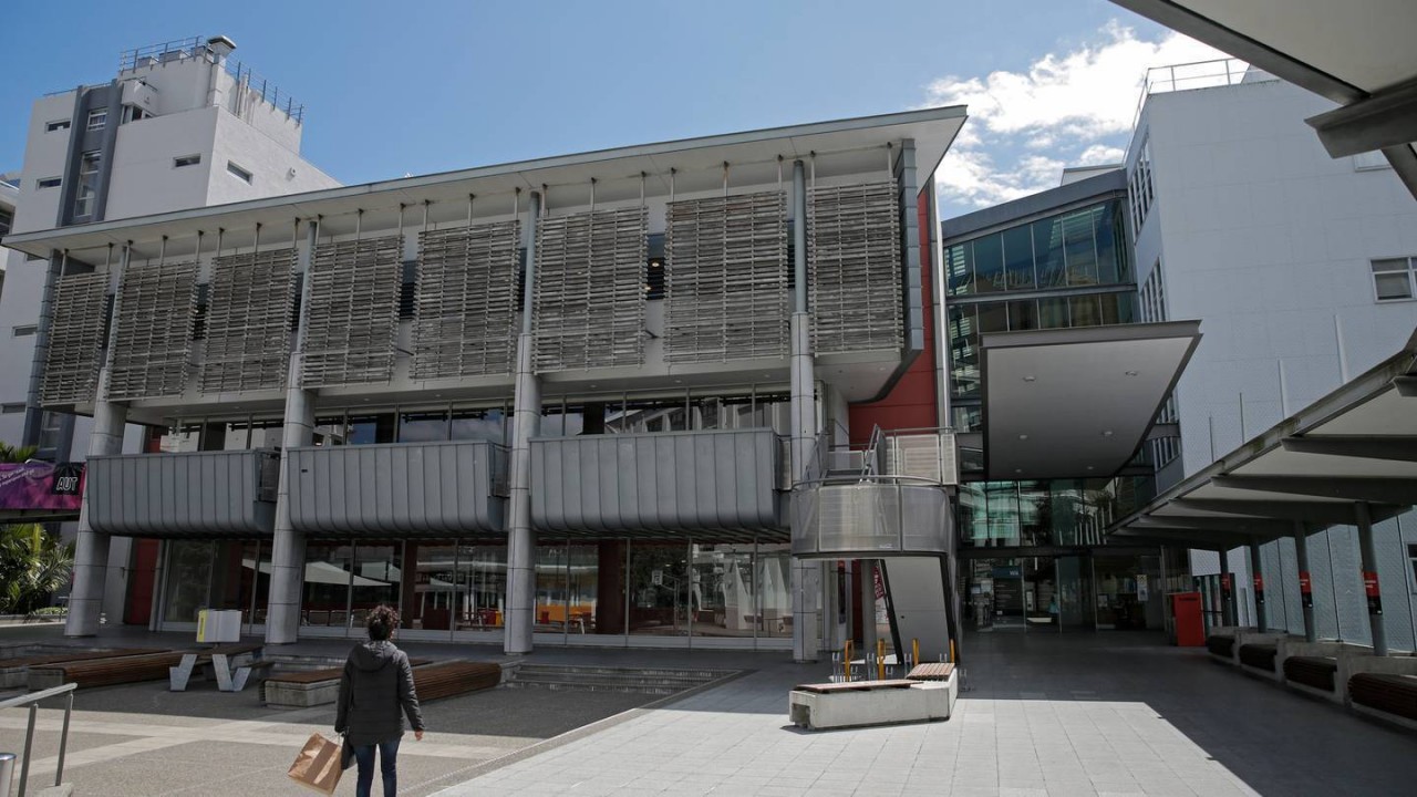 Vietnamese Child Genius to Study in Prestigious NZ University Vietnamese Child Genius to Study in Prestigious NZ University