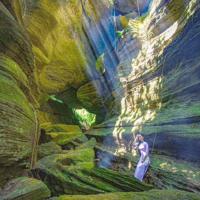 Where to Visit in Quang Nam: Doi Cave Tien An - A Time Travel Beauty Where to Visit in Quang Nam: Doi Cave Tien An - A Time Travel Beauty
